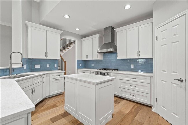 Building Photo - 5301 Deerwood Ln