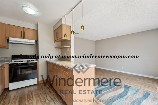 Building Photo - Easy Living in a Cozy West Sac Community!