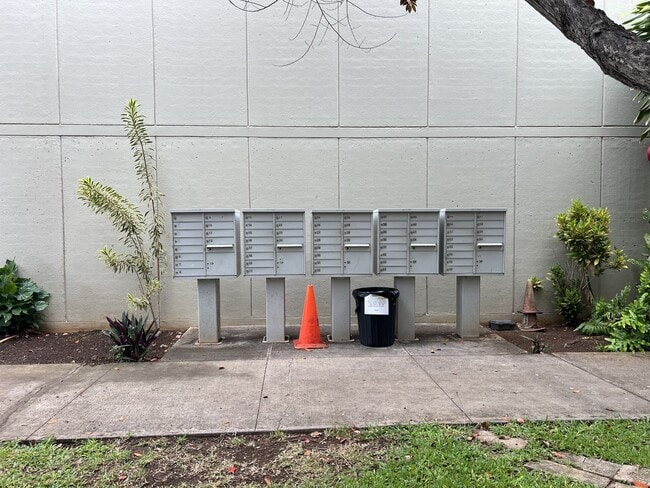 Building Photo - 98-310-310 Kamehameha Hwy