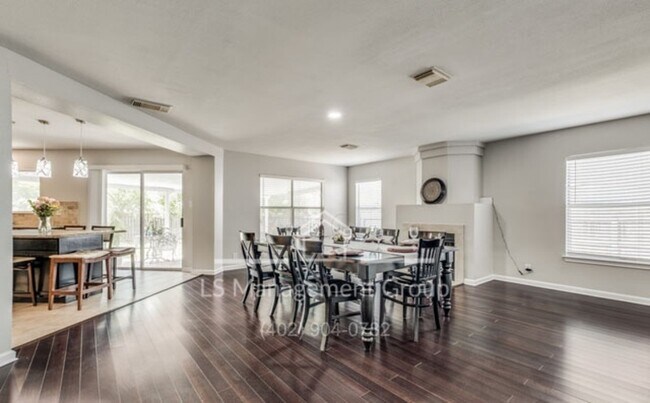 Building Photo - 7618 Van Ness Dr