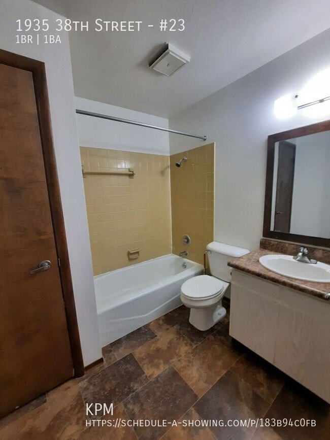 Building Photo - 1935 38th St