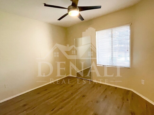 Building Photo - 2929 W Yorkshire Dr