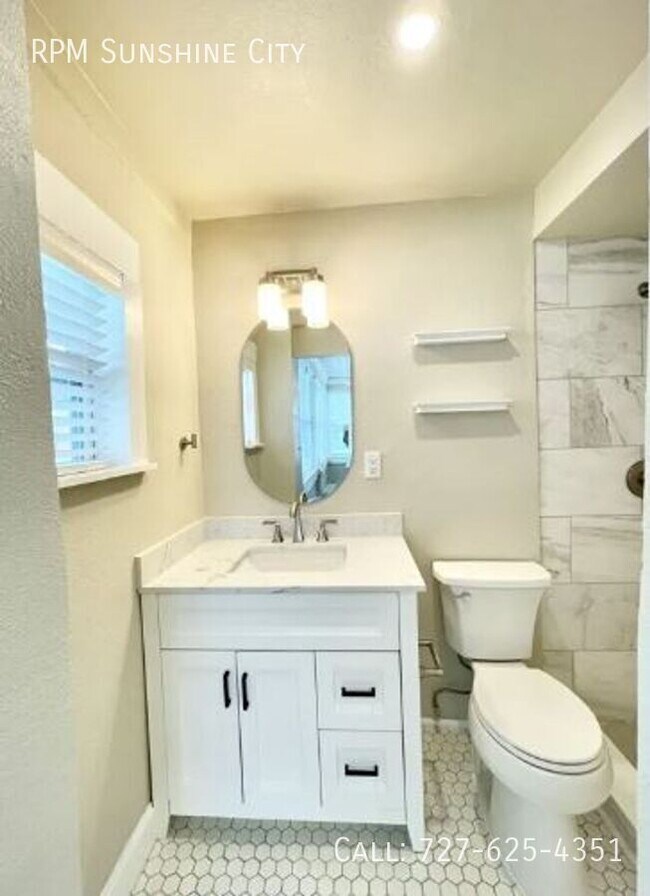 Building Photo - 7700 Boca Ciega Dr