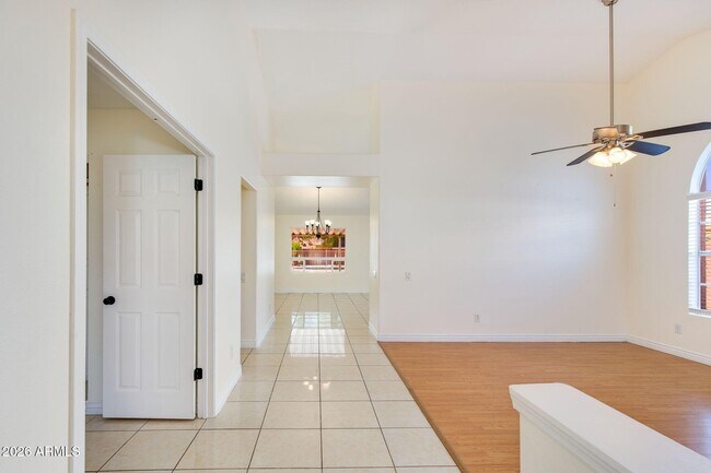 Building Photo - 4250 E Encinas Ave