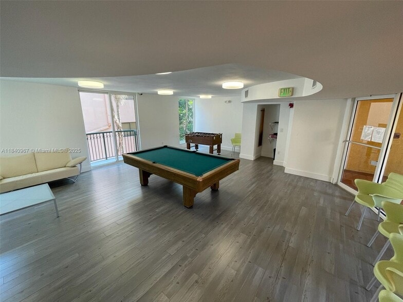 Building Photo - 8888 Collins Ave