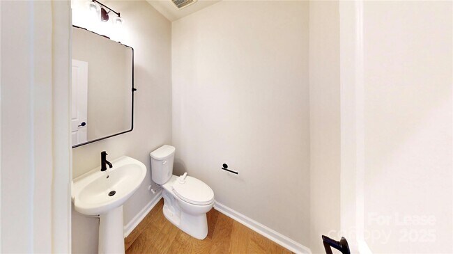 Building Photo - 509 Myrick Aly