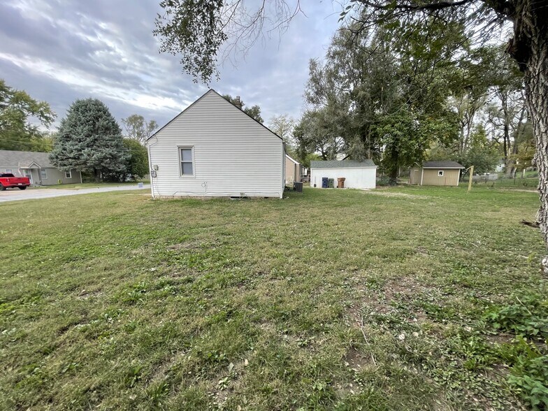 Side Yard - 46 Martinview Rd