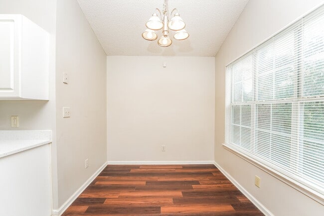 Building Photo - 218 Adam Cir