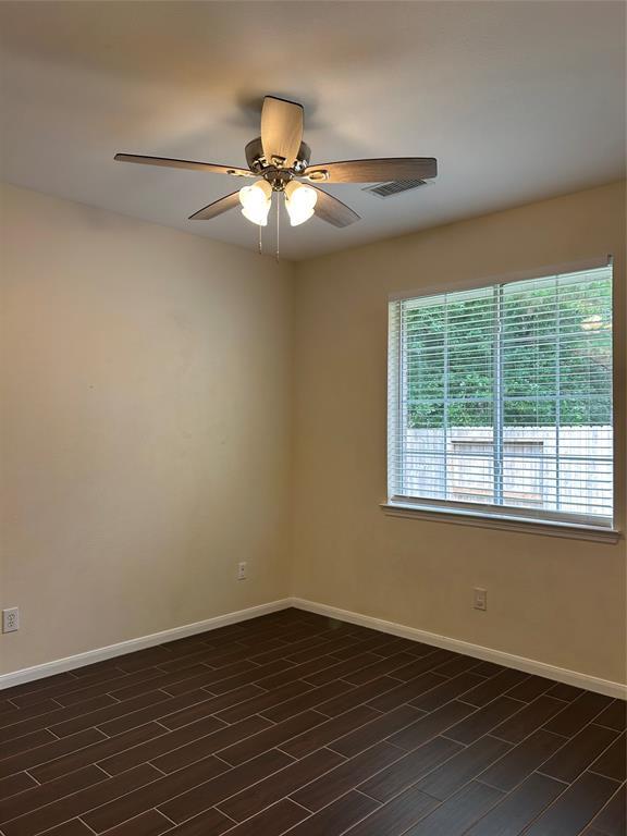 Building Photo - 26 Long Springs Pl