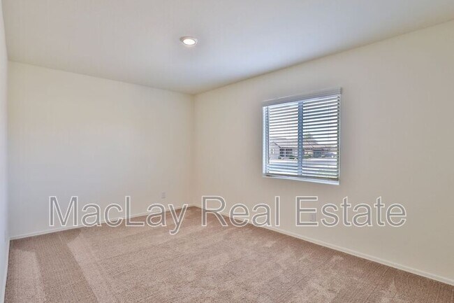 Building Photo - 3830 N Tulsa Ln
