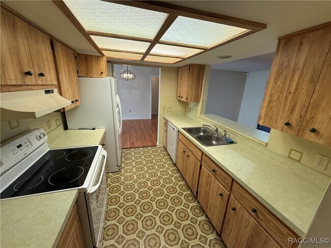 Building Photo - 6191 E Tenison St