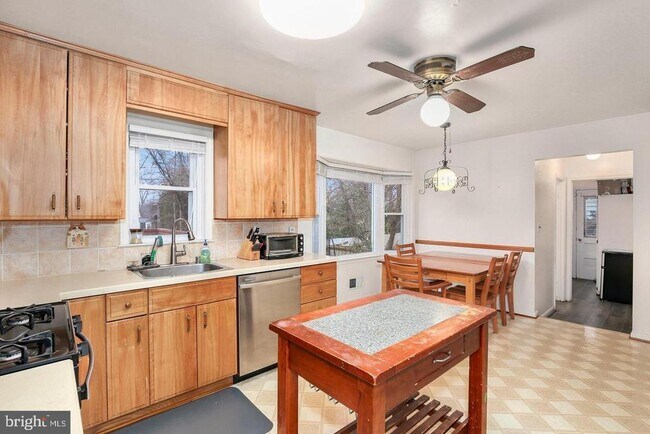 Building Photo - 1804 Billman Ln