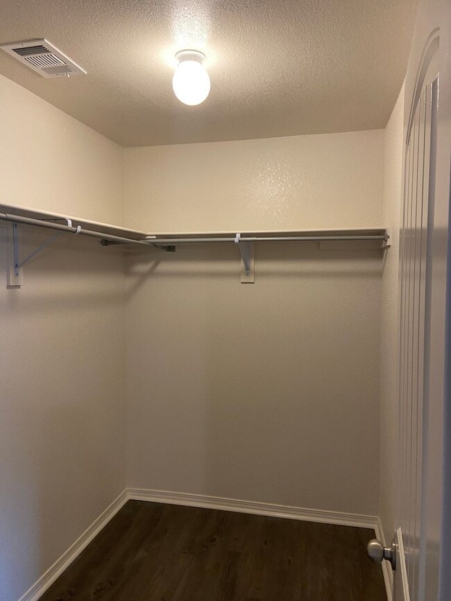 Building Photo - Fairview Haven Preleasing — 3 Bedroom, 2 Bath Home