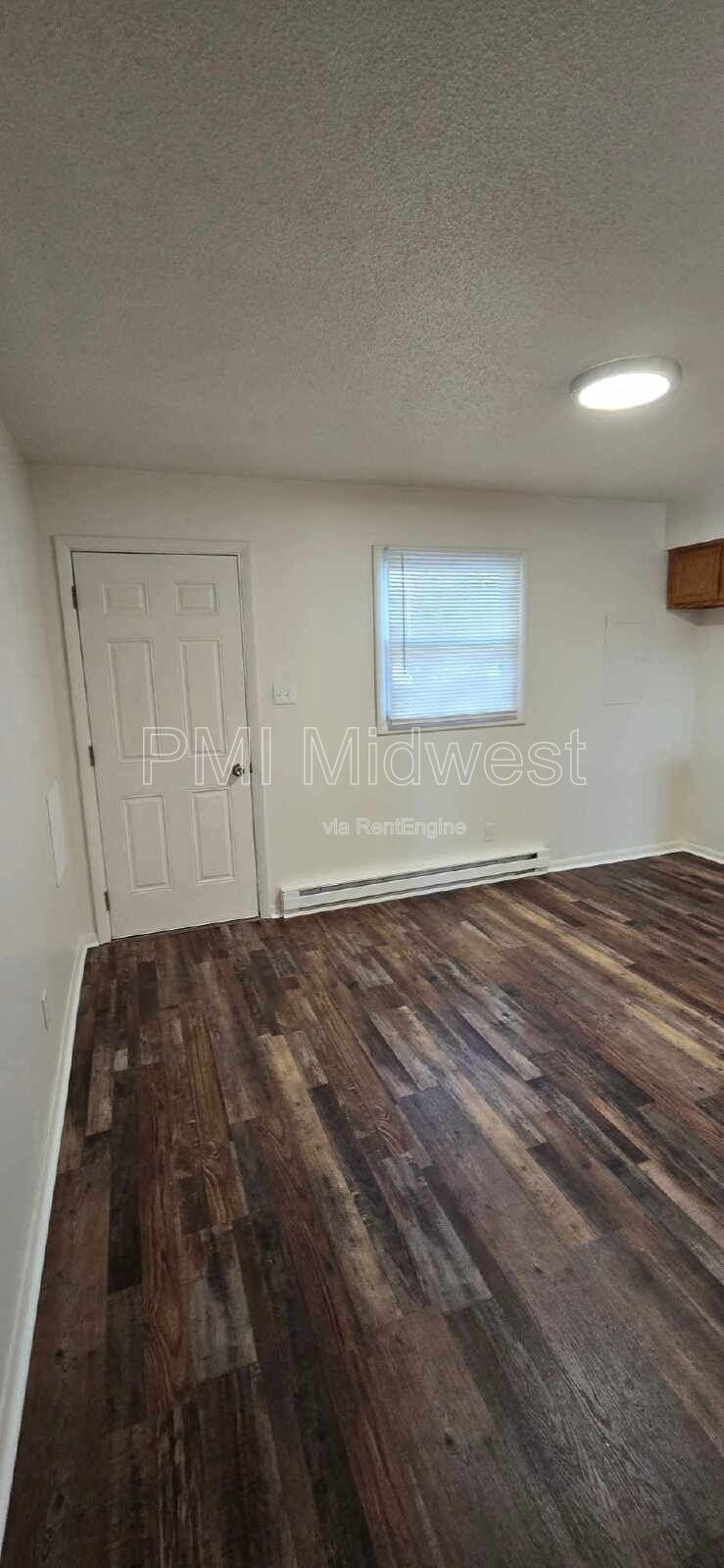 Building Photo - 570 US-52