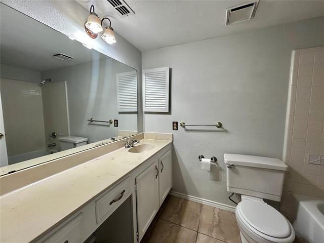 Building Photo - 4205 Greencrest Dr