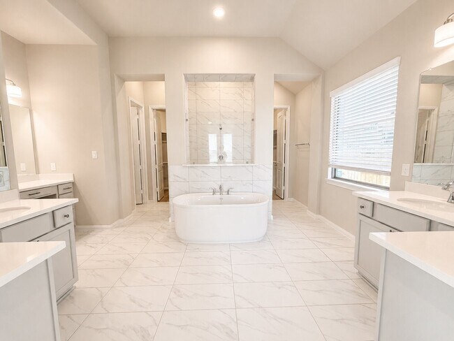 Building Photo - 10519 Bright Cloud Dr