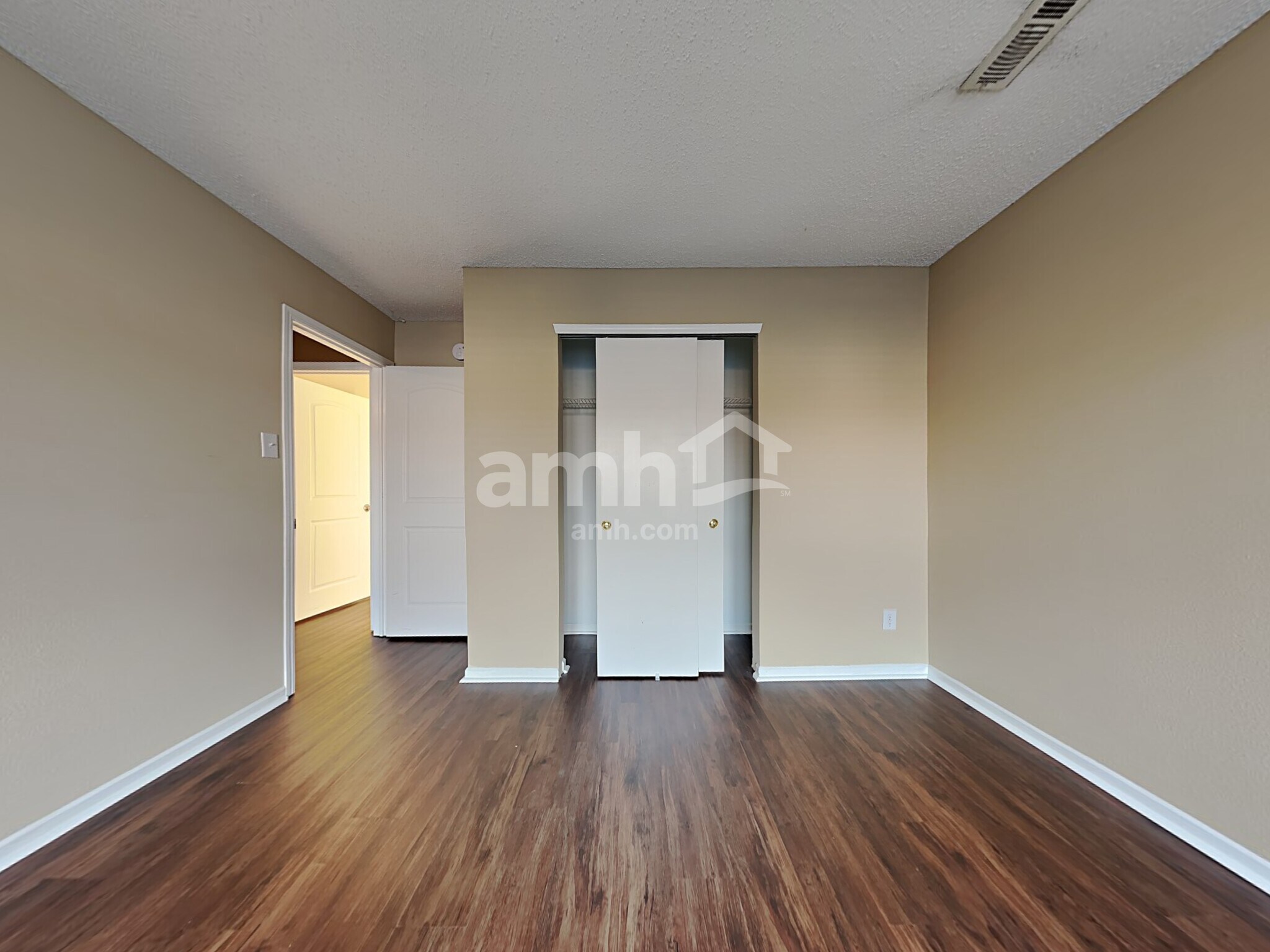 Building Photo - 15233 Beam St