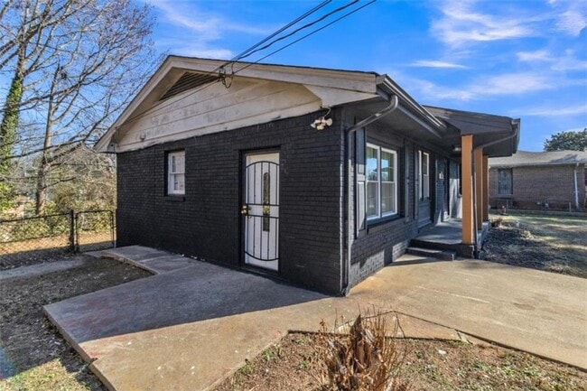 Building Photo - 2958 Holcomb Ct