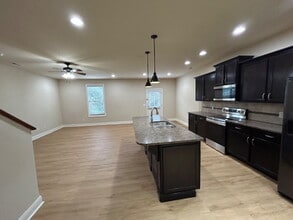 Building Photo - 3-Bedroom 2.5 Bathroom with Walk In Closets and 2-Car Garage For Rent
