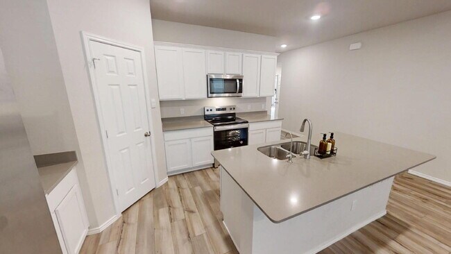 Building Photo - "Spacious 4-Bedroom Gem on Luella Drive – Your Perfect Killeen Retreat!"