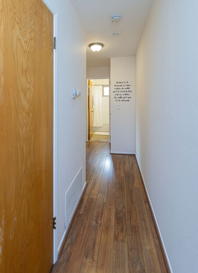 Building Photo - 4355 Diamond St