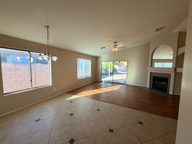 Building Photo - Gorgeous 3Bdm 2Ba Goodyear Home on a Cul-de-sac! *NO Carpets*