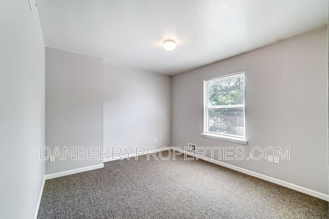 Building Photo - 3571 Turret Green Dr