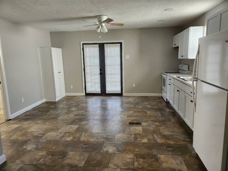 Building Photo - 306 High St