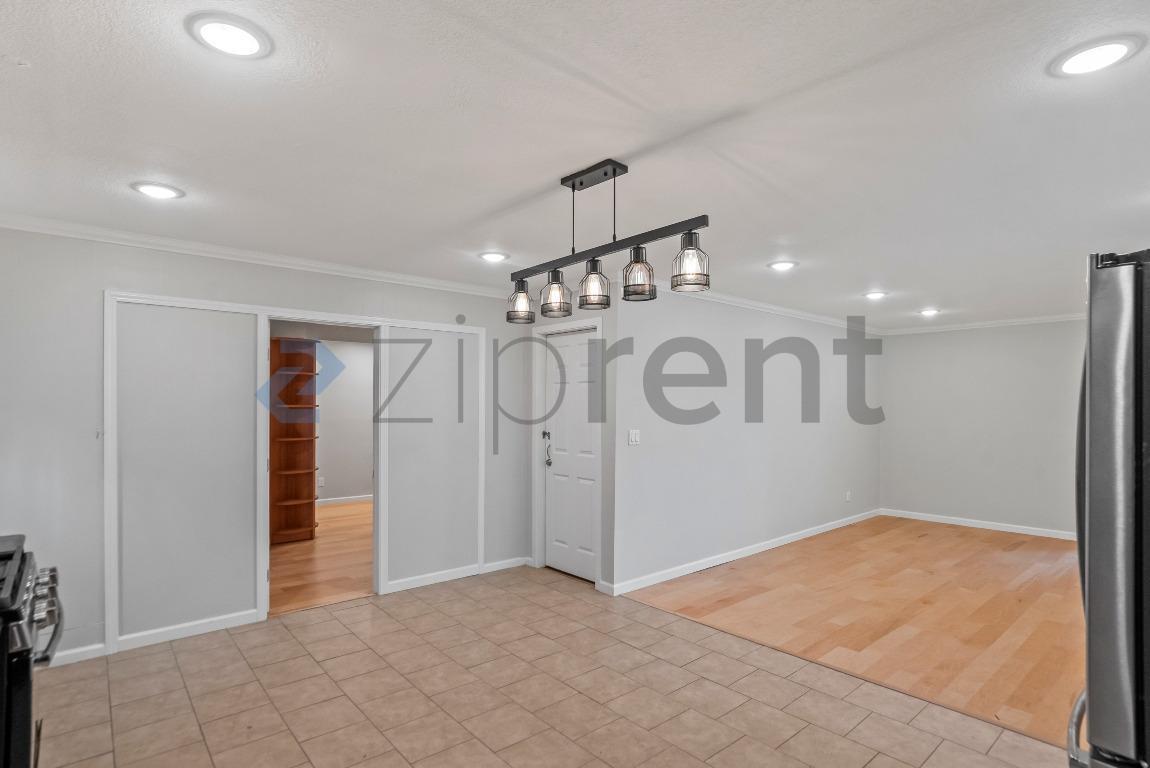 Building Photo - 9 La Salle Ave