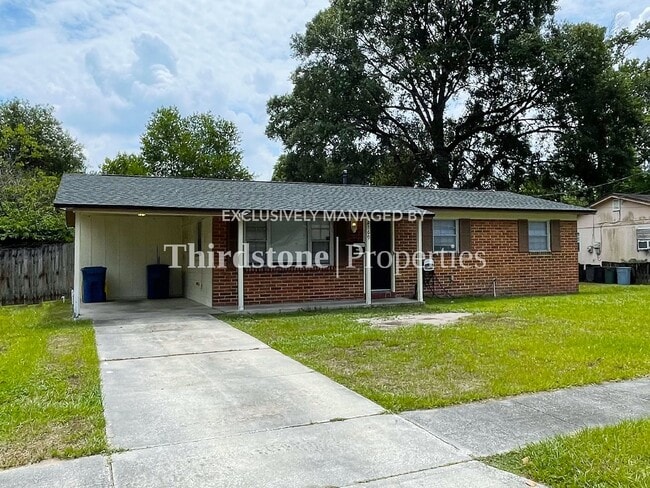 Building Photo - 2569 Kershaw Dr W