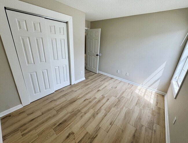 Building Photo - 3449 Southern Ave
