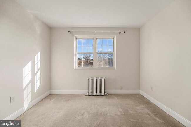 Building Photo - 5310 8th Rd S