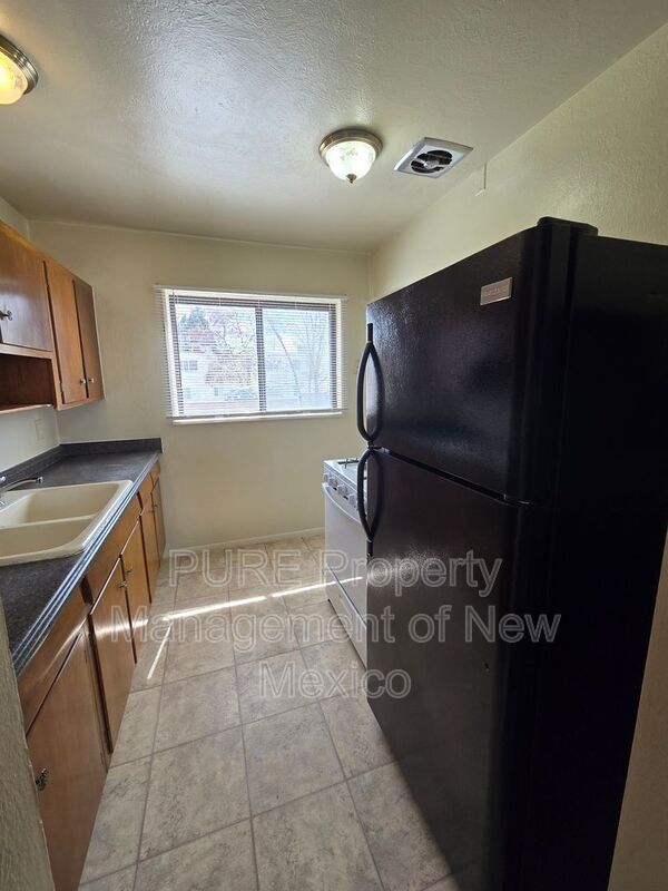 Building Photo - 2625 E 22nd St