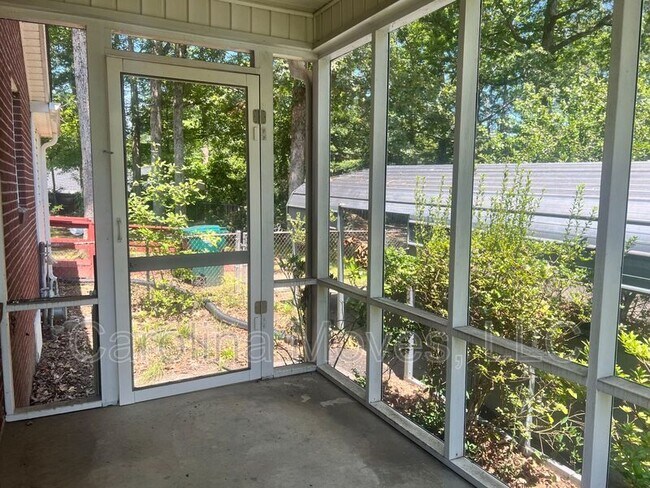 Building Photo - 211 N Pliney Cir