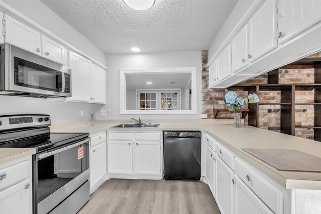 Building Photo - 11829 S Red Cedar Cir