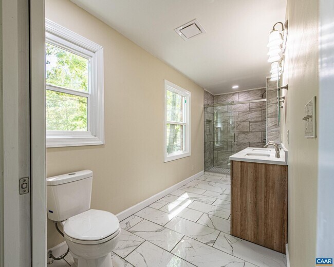 Building Photo - 337 Carrsbrook Dr