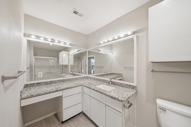 Building Photo - 5113 Lindsay St