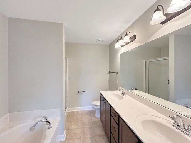 Building Photo - 3720 Rasco Hills Dr