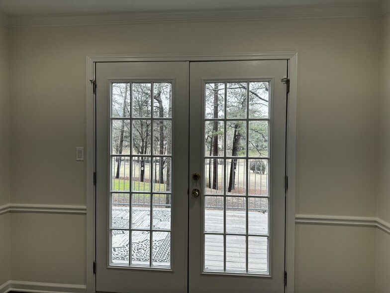 View of patio - 157 Elysian Way NW