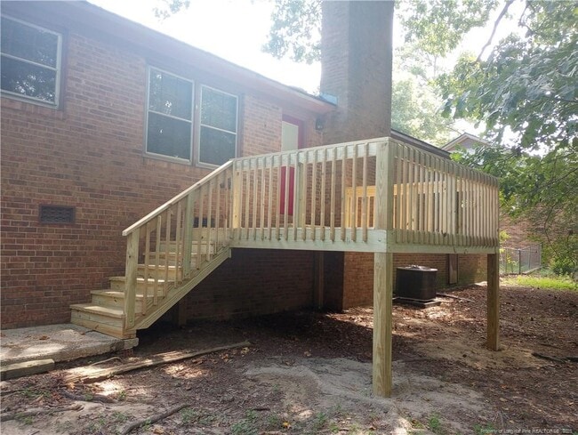Building Photo - 1711 Valley Ridge Dr