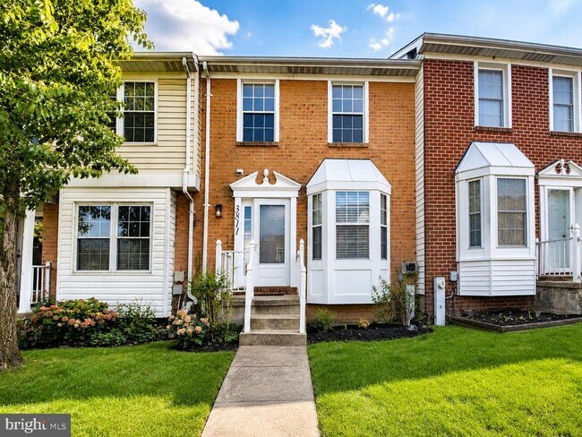 Building Photo - 3811 Glenview Terrace
