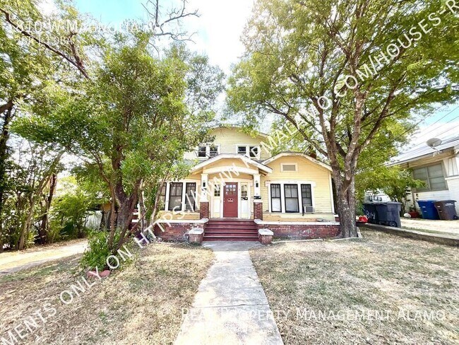 Building Photo - 810 W Magnolia Ave