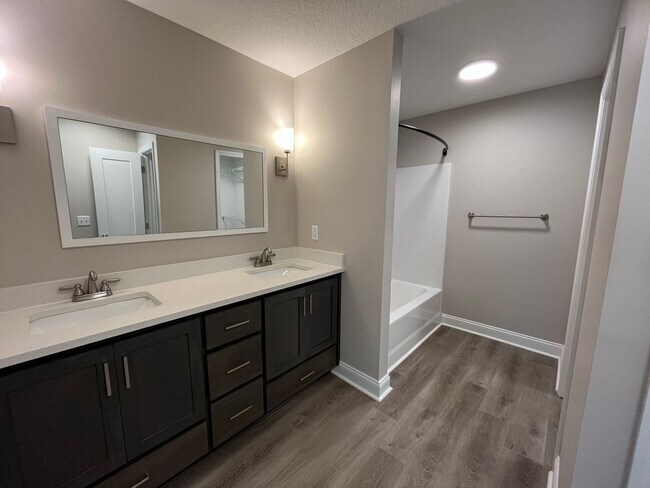 Building Photo - 3276 Kelsee Cir