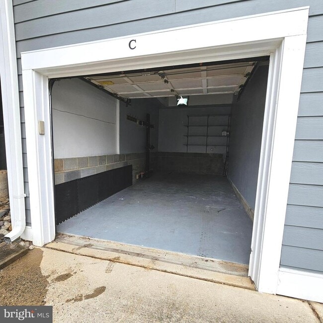 Building Photo - 7009 Birkenhead Pl