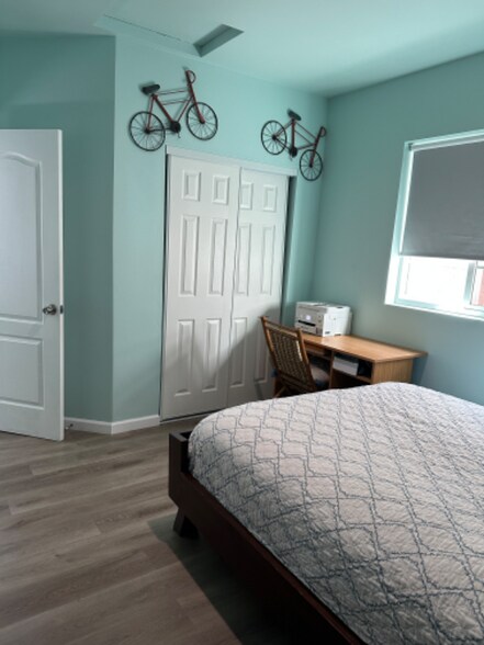 Building Photo - 303 E Park Ave