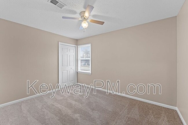 Building Photo - 2320 Greengate Dr