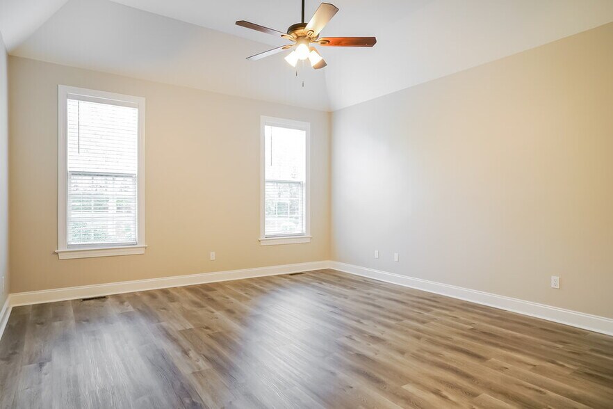 Building Photo - 621 Canvas Dr
