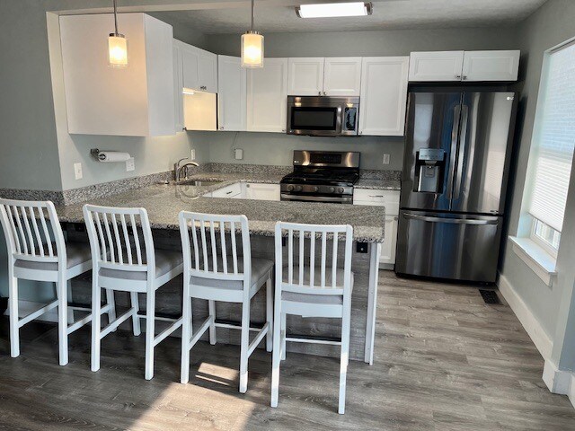 Building Photo - 1333 W 67th St