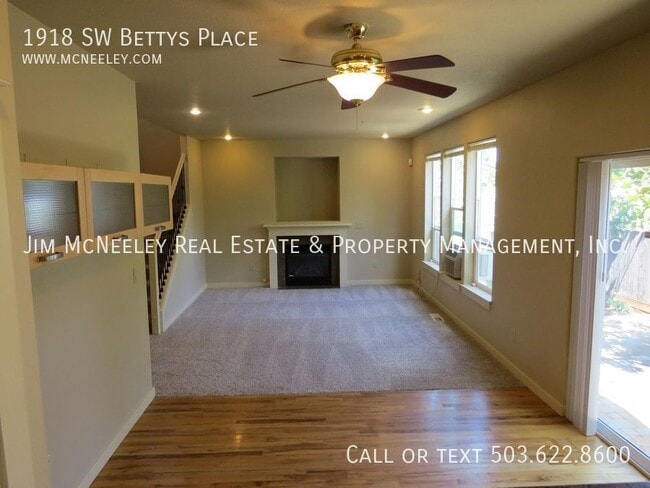 Building Photo - 1918 SW Betty's Pl