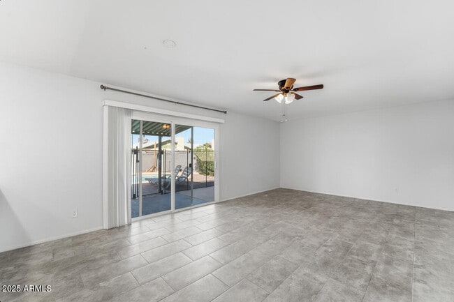 Building Photo - 1644 E Broadmor Dr